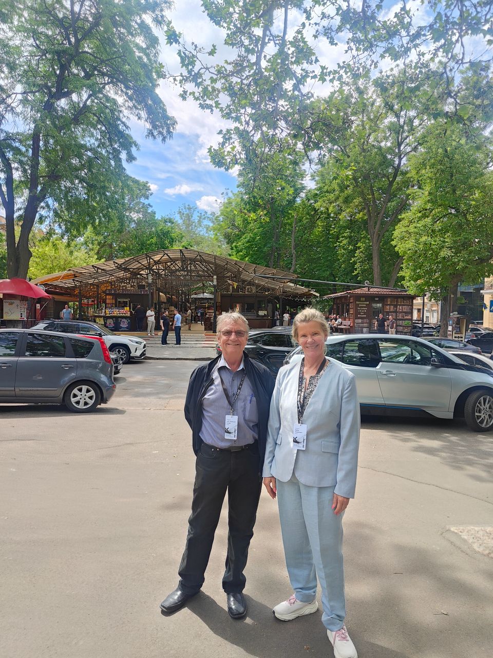 Leif Lønsmann (journalist) og Mette Reissmann (S) i Odesa